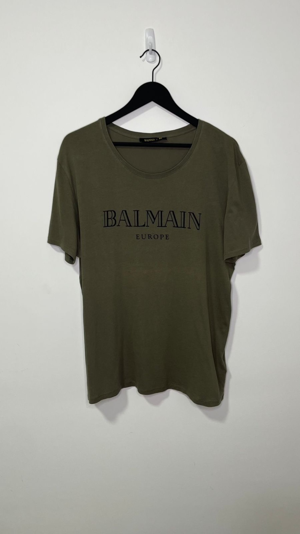 Camiseta Balmain Vintage Logo Europe Dark Green — G, Usado