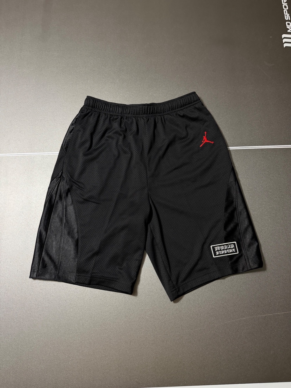 Air Jordan x Supreme Shorts Basketball Black SS26-W15 — P, Novo