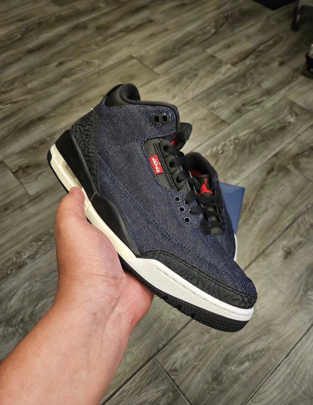 Levi's x Air Jordan 3 Indigo Gym Red — 37.5, Novo