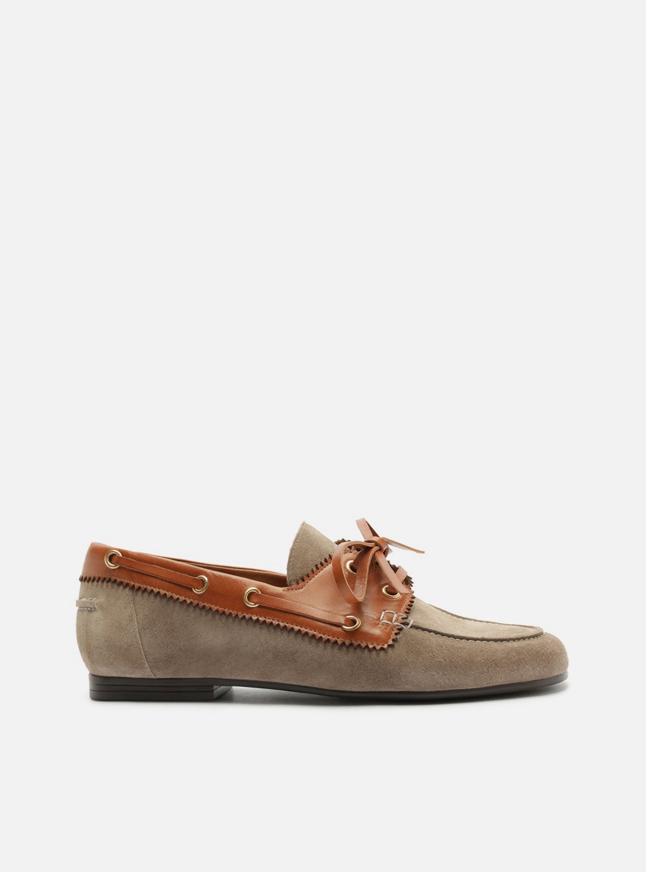 Mocassim Cinza Multimaterial Bico Redondo Laço