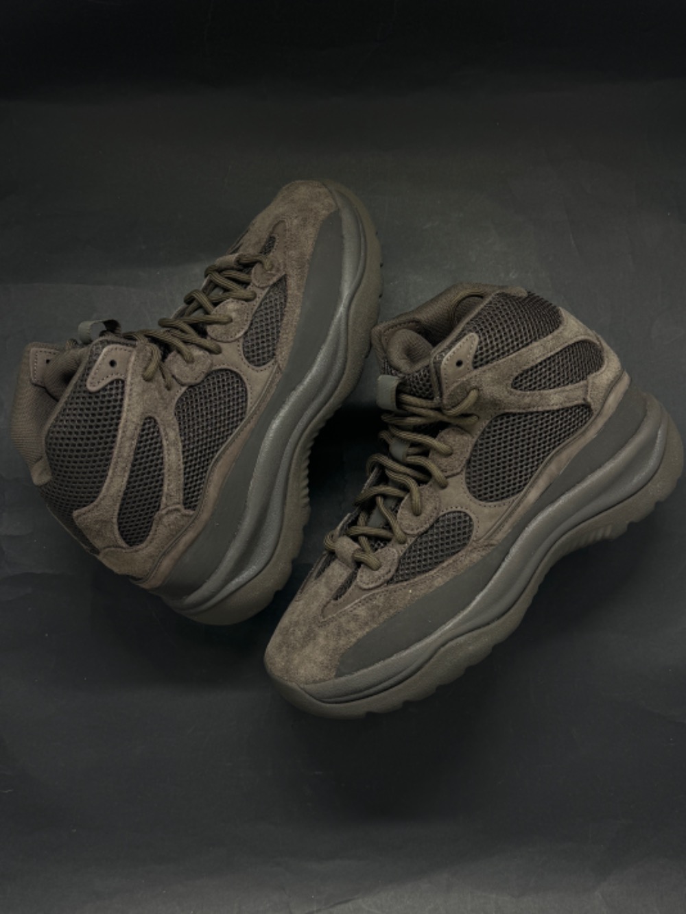 Yeezy Desert Boot Oil — 45, Novo