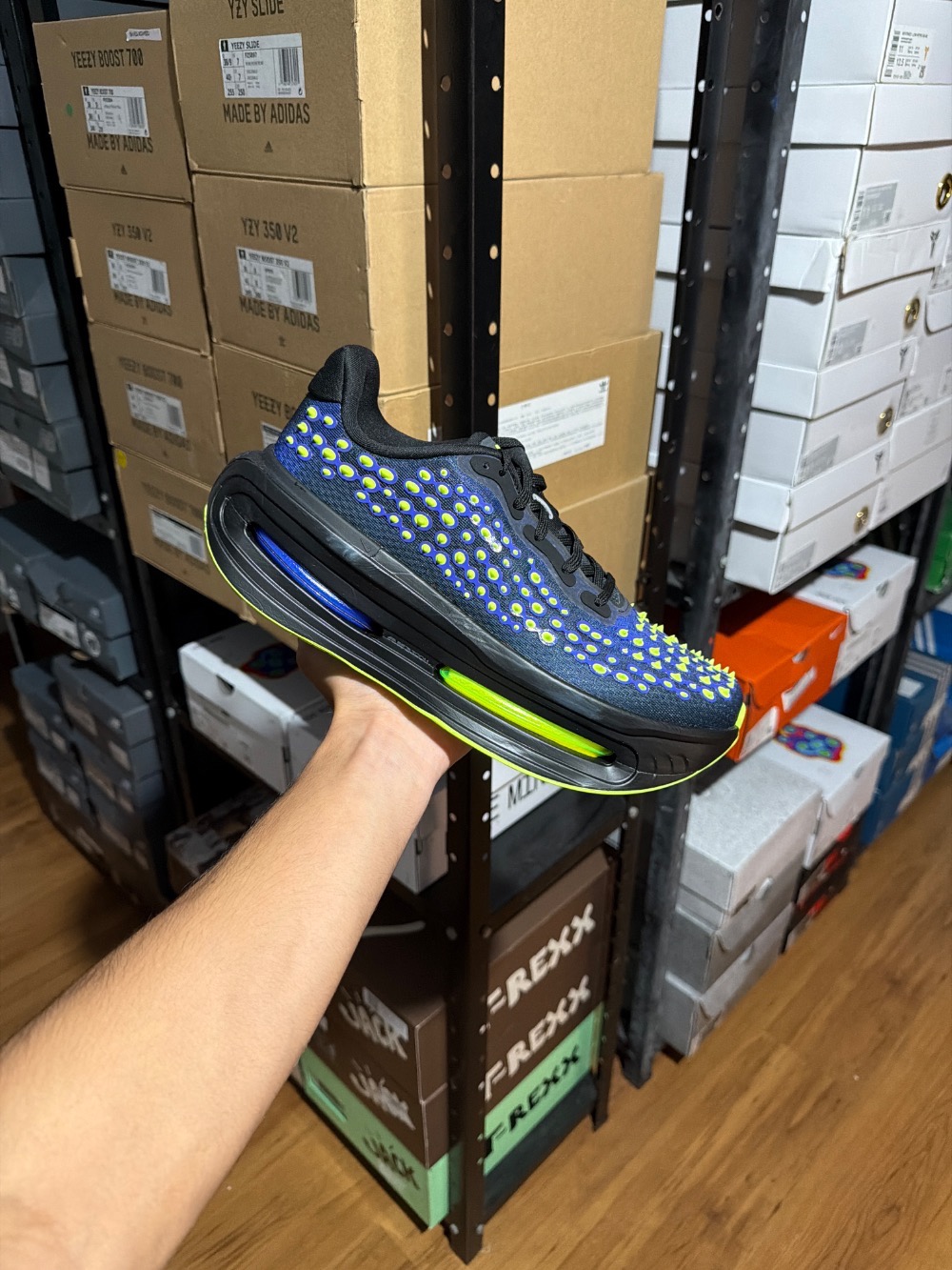 Nike Vomero Premium Rush Violet Volt Glow — 40, Novo