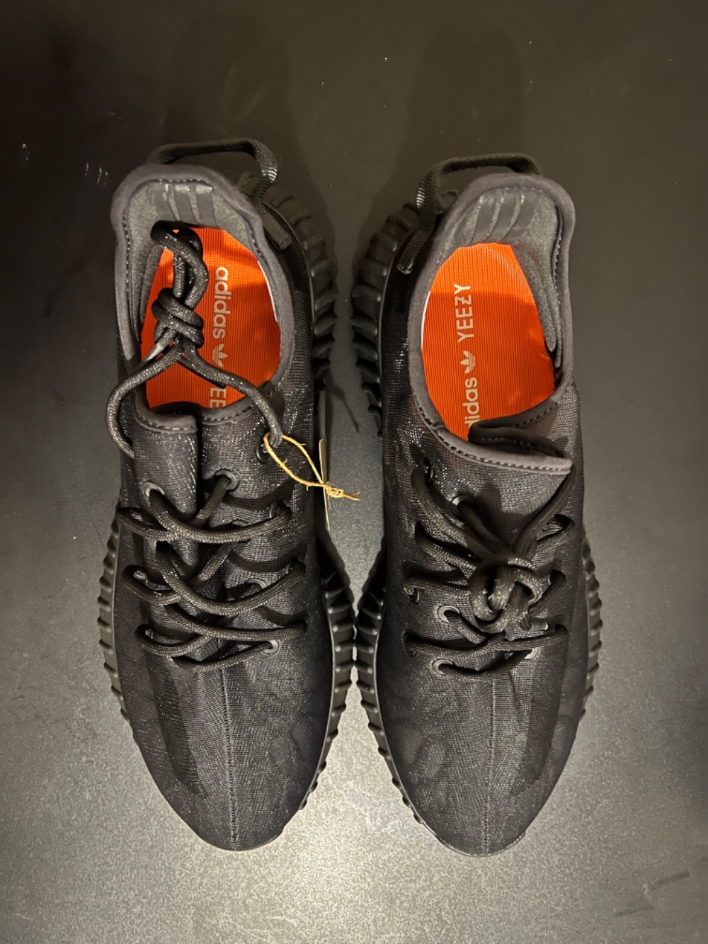 Yeezy Boost 350 V2 Mono Cinder — 45, Novo