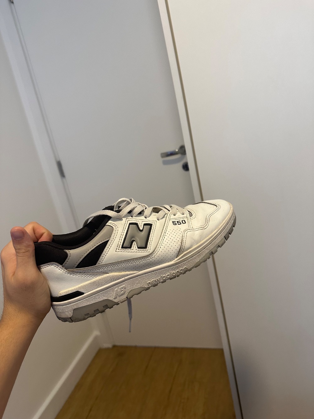 New Balance 550 White Concrete Black — 40, Usado
