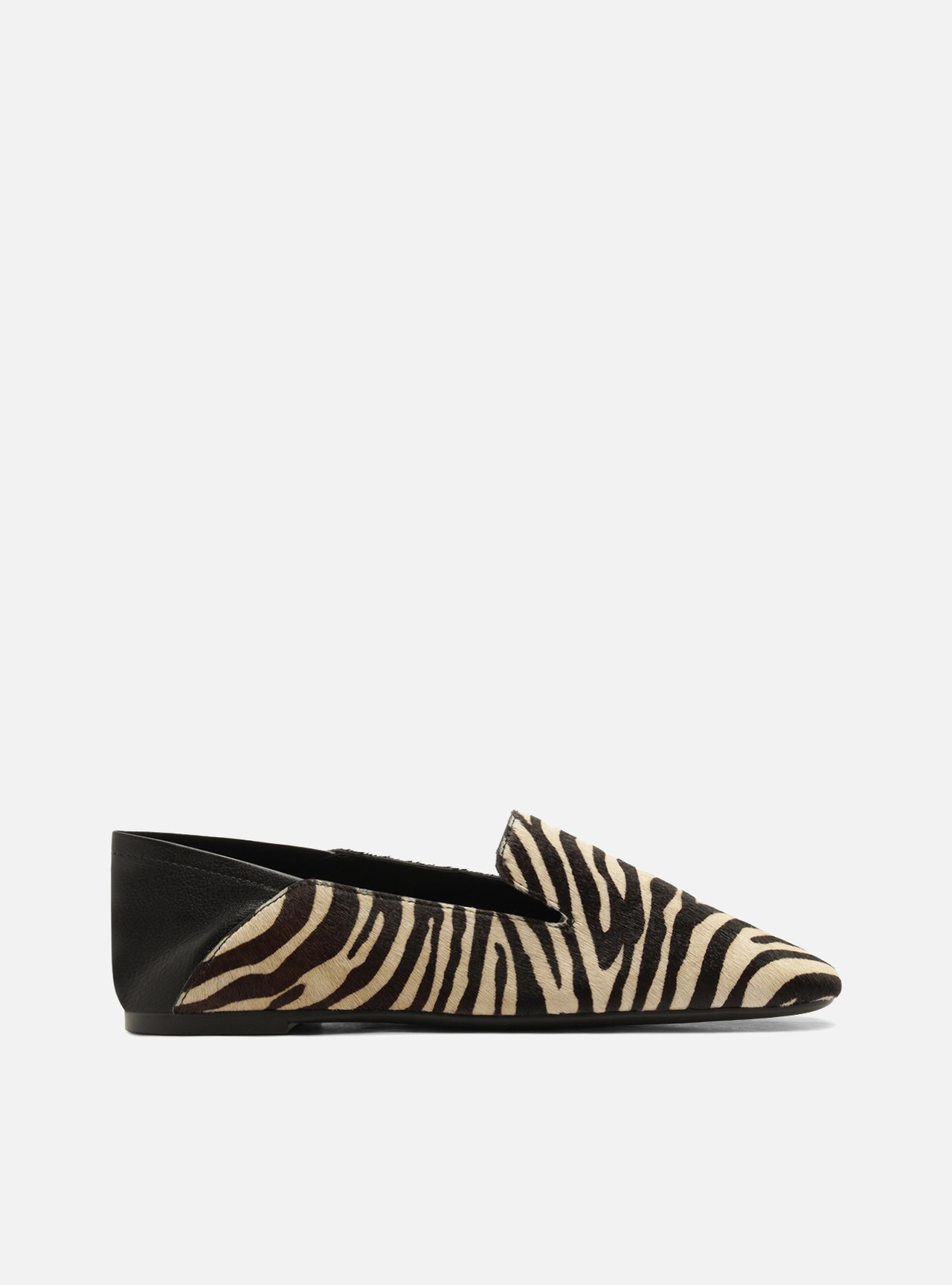 Sapatilha Preta/Branca Bico Quadrado Pelo Zebra