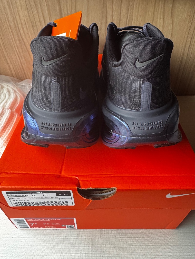 Foto 5 de Nike Vomero Premium Gridiron — 39, Novo