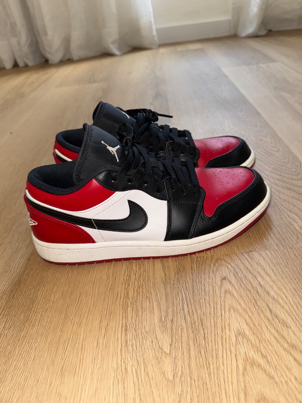 Air Jordan 1 Low Bred Toe Gym Red — 40.5, Usado