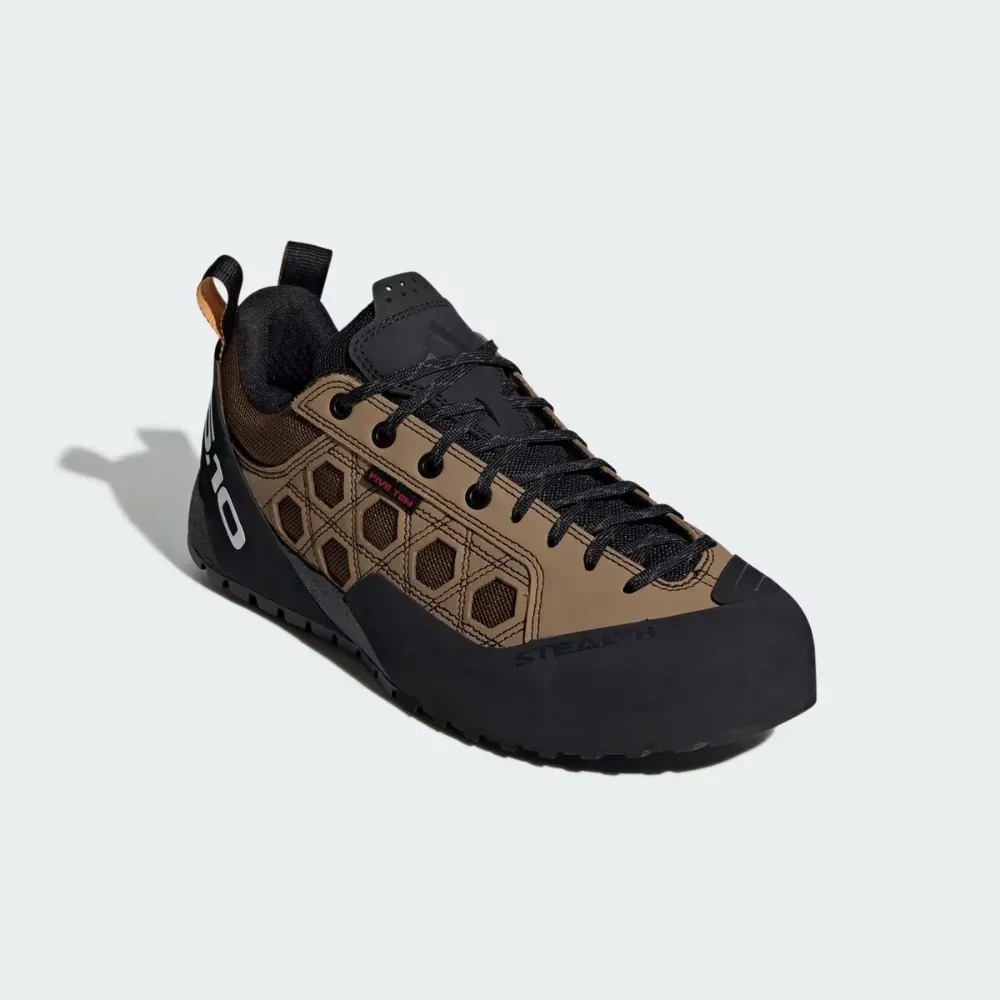 adidas Guidetennie Cardboard Cloud White Core Black — 37 / 38 / 39 / 39.5 / 40 / 40.5 / 41 / 42 / 42.5 / 43 / 43.5, Novo