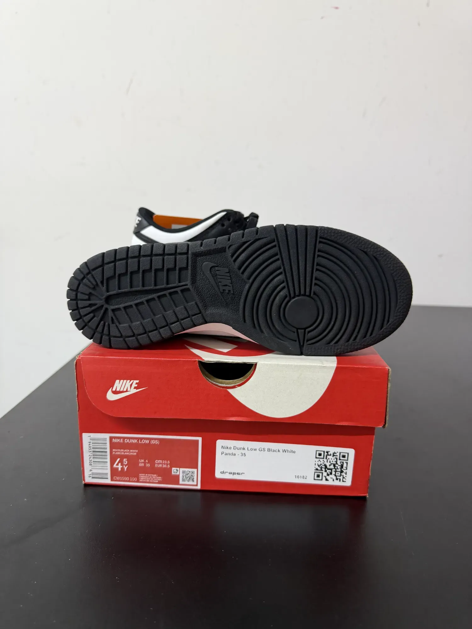 Foto 3 de Nike Dunk Low GS Black White Panda — 35 / 36, Novo