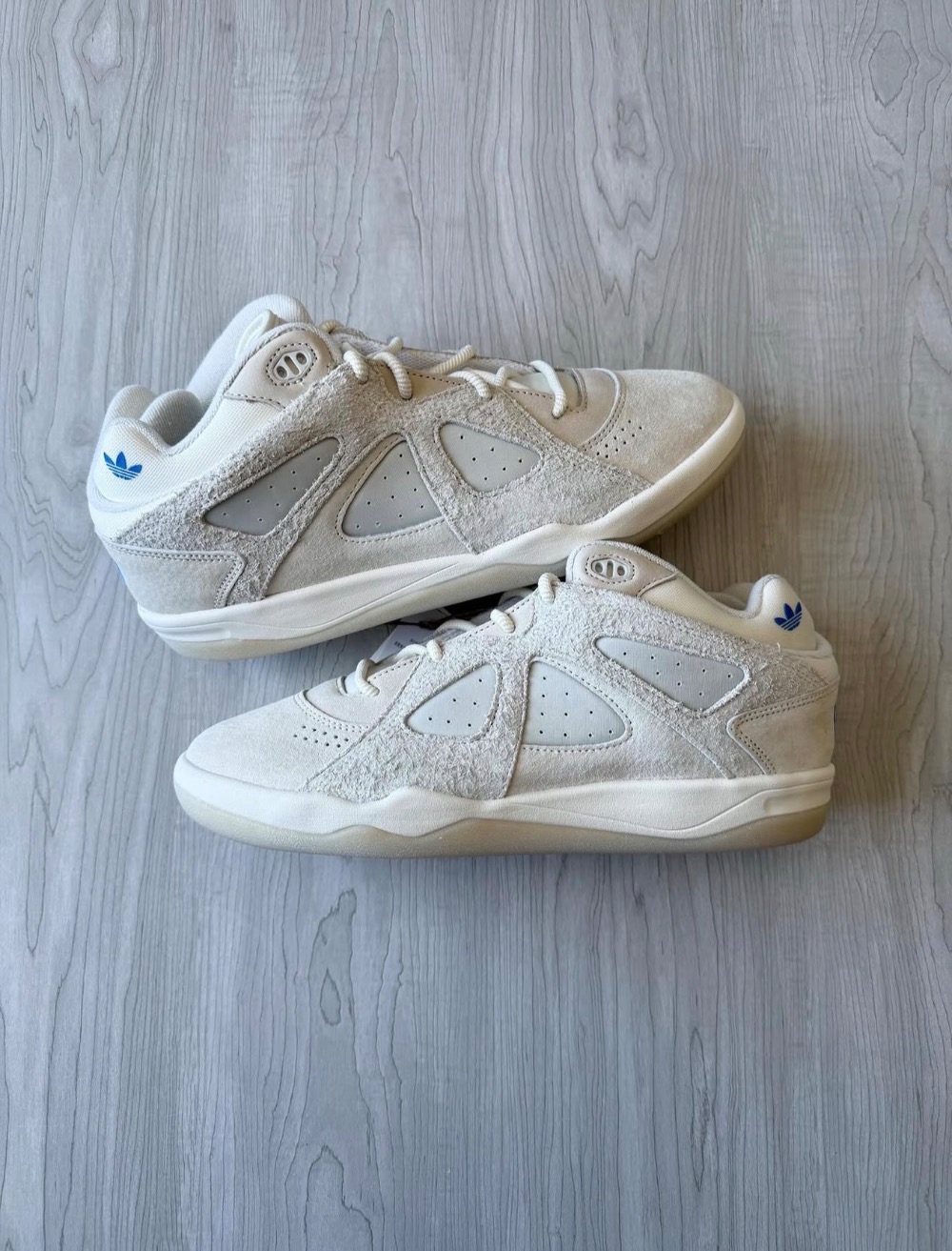 Bad Bunny x adidas BadBo 1.0 Chalk White Talc — 38, Novo