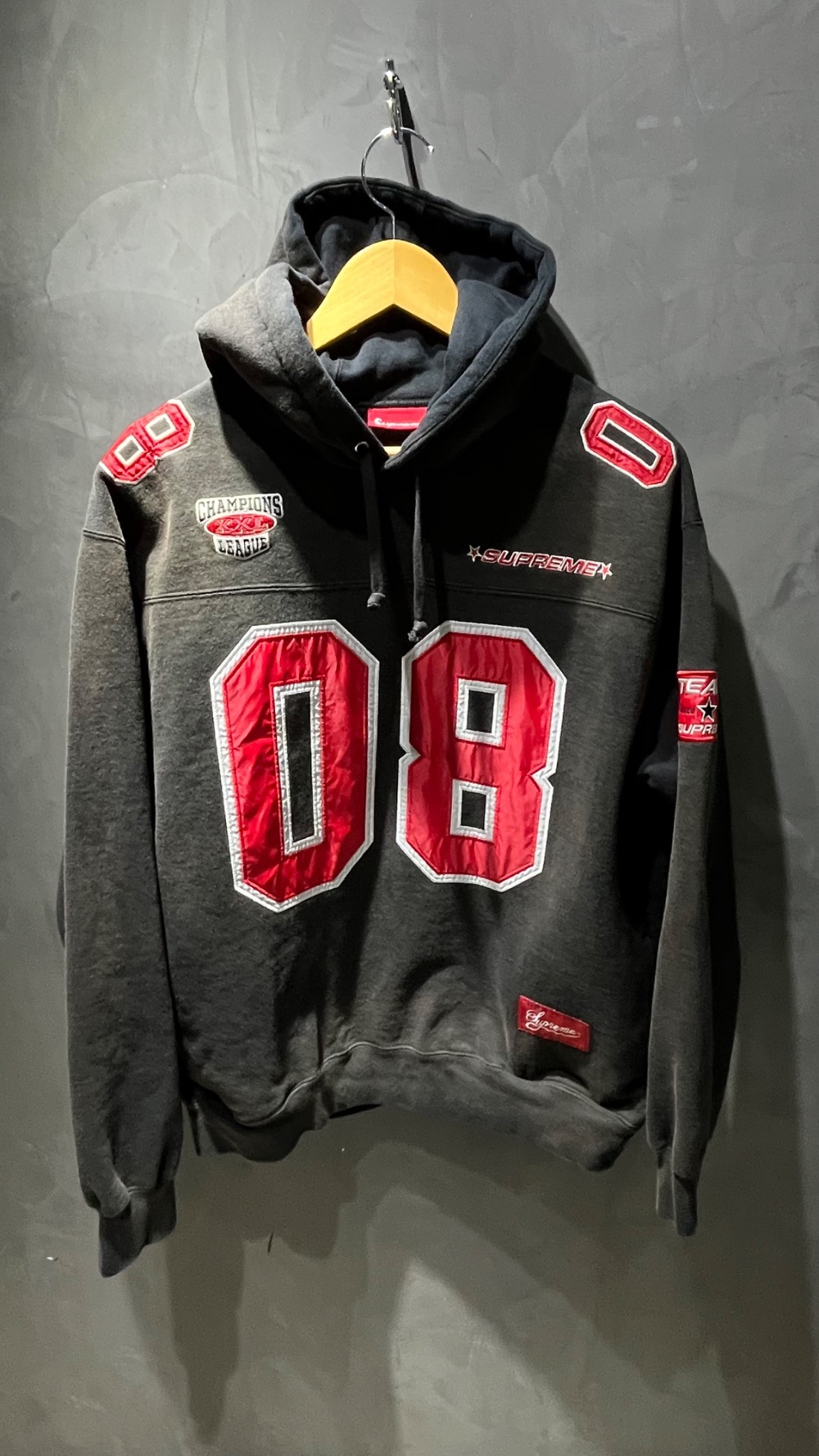 Moletom Supreme Football Jersey Black SS26-W18 — M, Novo