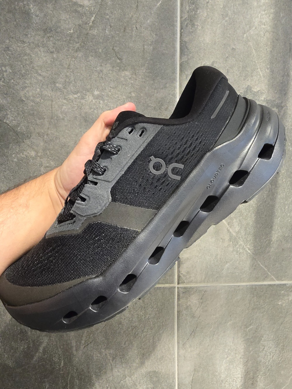 On Running Cloudrunner 3 Black — 34 / 35 / 36 / 37 / 38 / 39 / 43, Novo