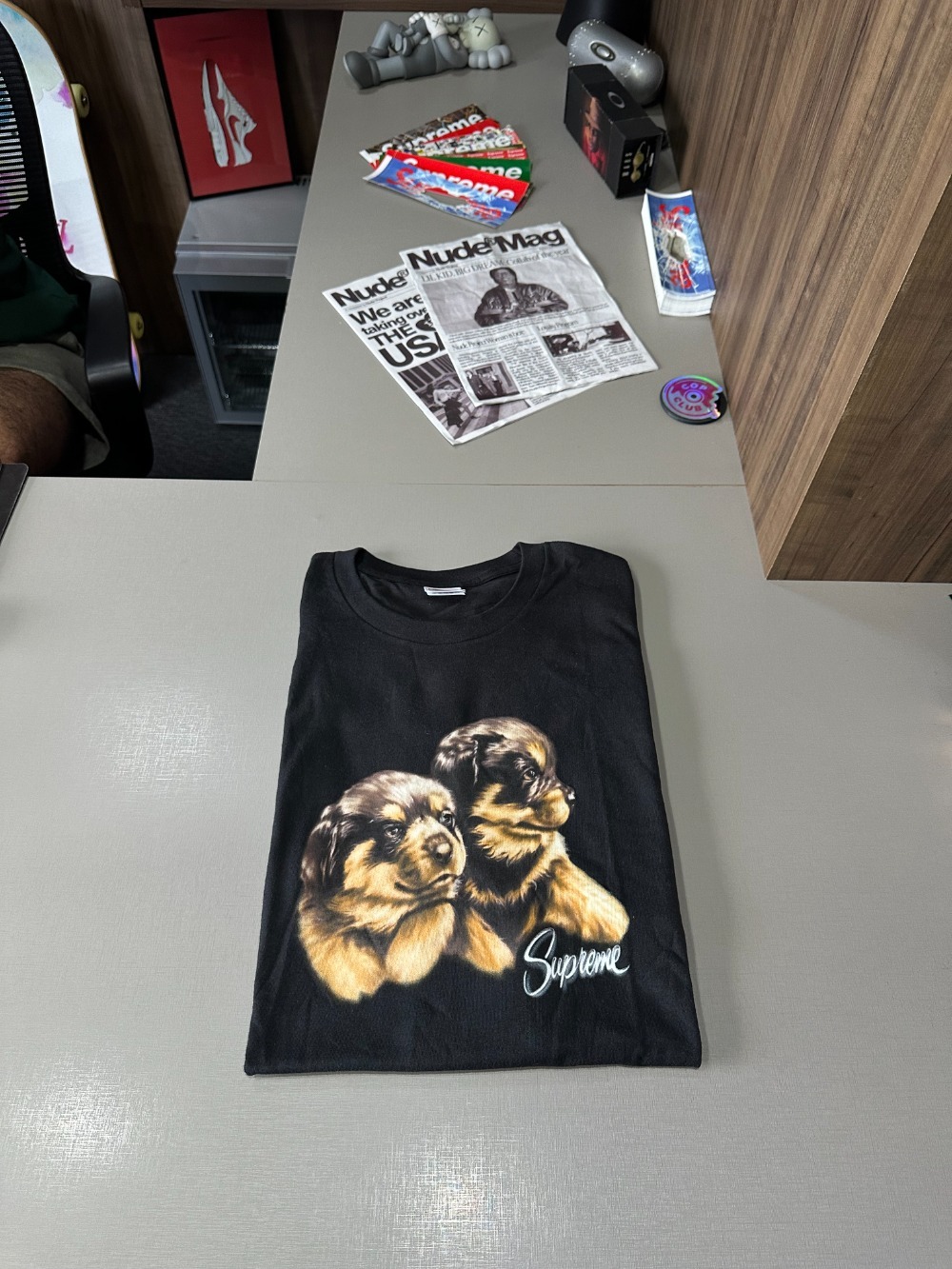 Camiseta Supreme Puppies Black FW26-W1 — G, Novo
