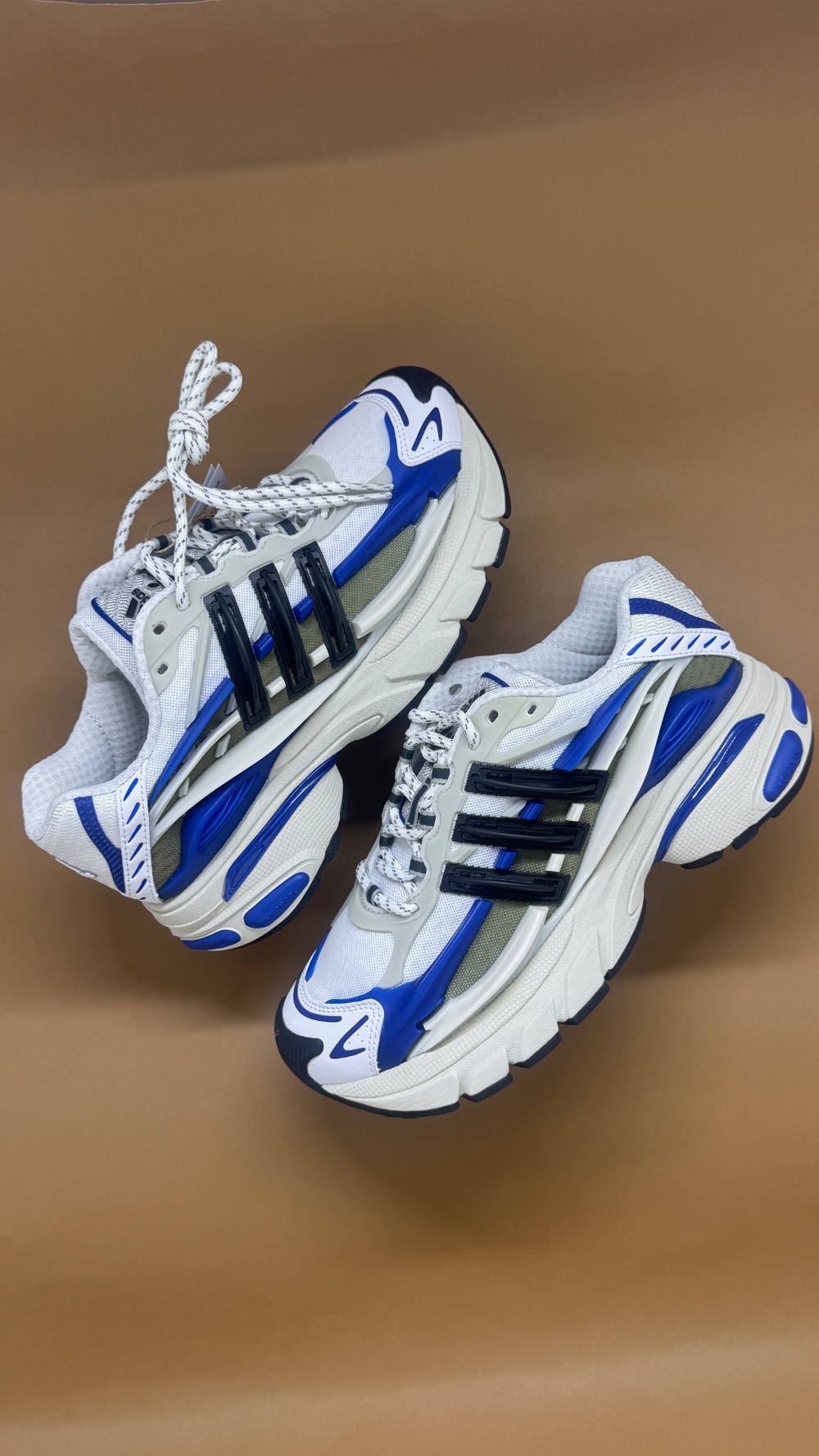 Pharrell Williams x adidas Adistar Jellyfish Focus Olive Core Black Royal — 39, Novo