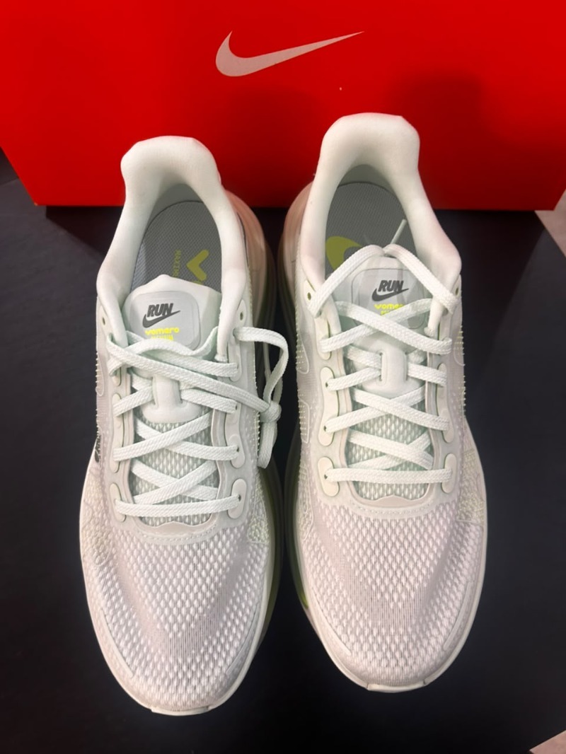Foto 4 de Nike Vomero Premium Barely Volt — 41, Novo