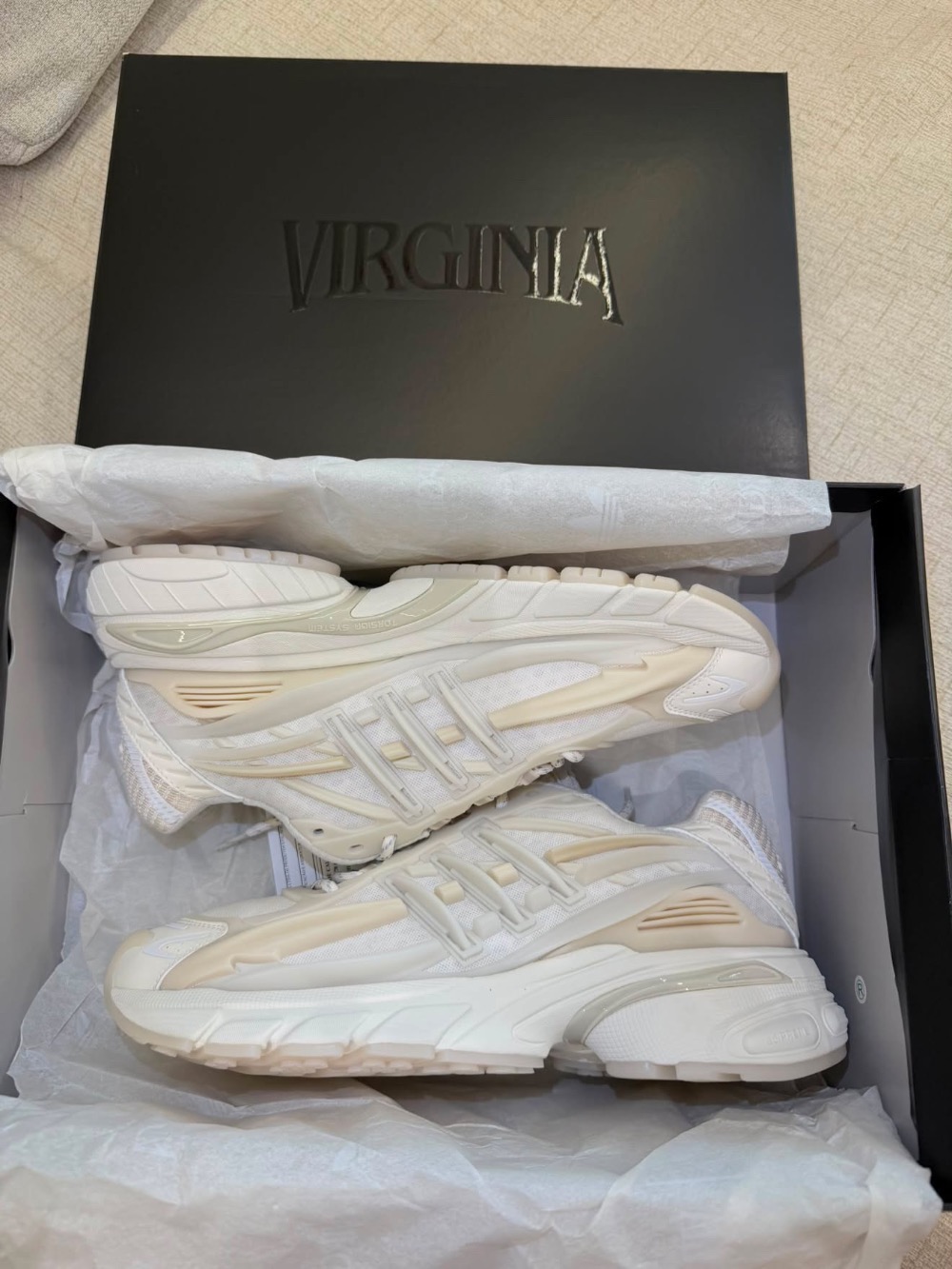 Pharrell Williams x adidas Adistar Jellyfish Chalk White — 34, Novo