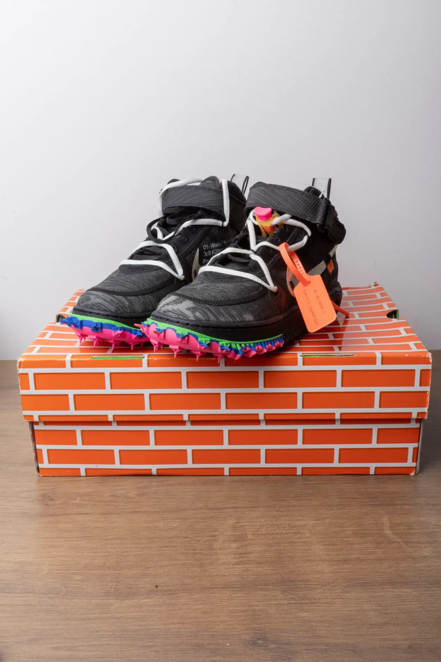 Off-White x Nike Air Force 1 Mid Black — 36, Novo