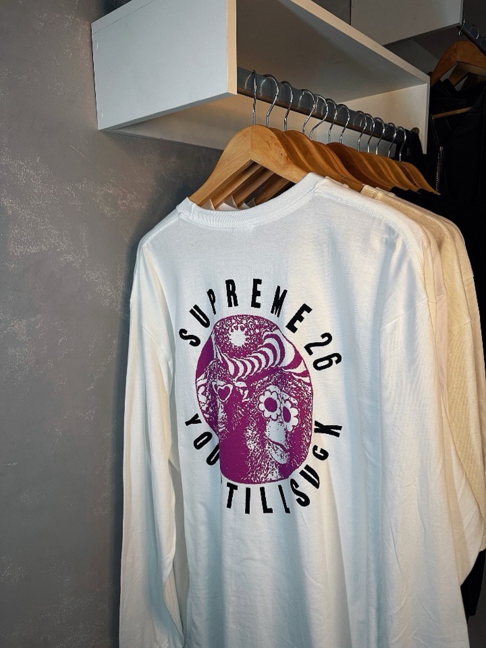 Camiseta Supreme You Still Suck Long Sleeve White FW26-W1 — XG, Novo