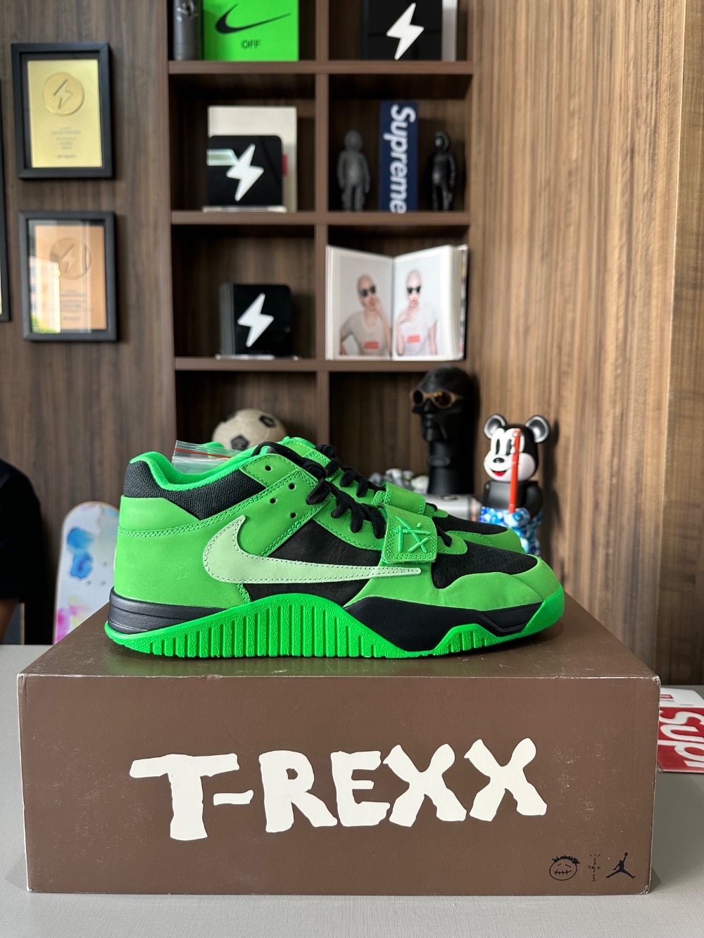 Travis Scott x Jordan Jumpman Jack TR Green Spark — 39, Novo