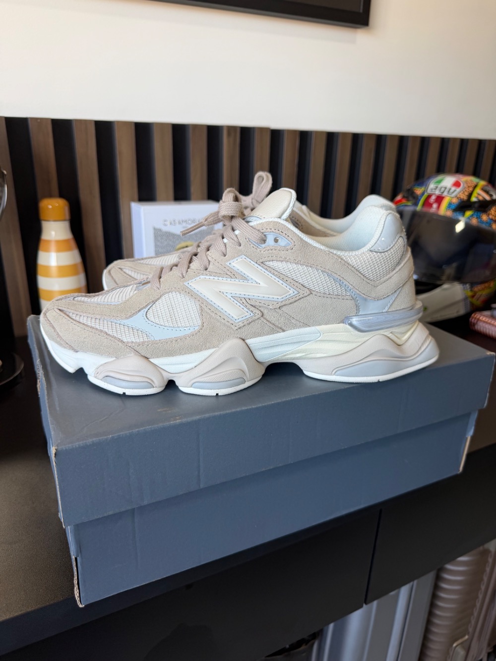New Balance 9060 Driftwood Timberwolf — 43, Usado