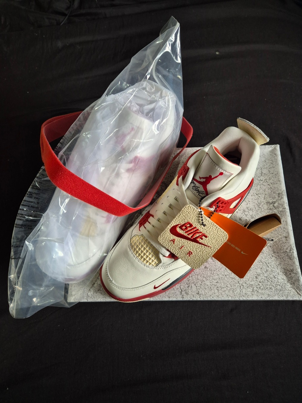 Nigel Sylvester x Air Jordan 4 Brick After Brick — 42, Novo
