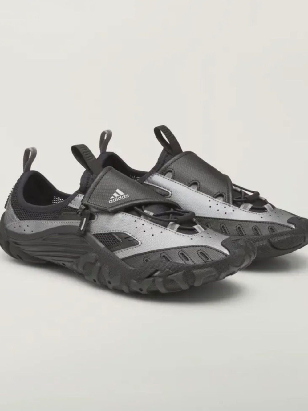 Pharrell Williams x adidas Water Moc Core Black Iron Metallic — 39 / 40 / 41 / 42 / 43, Novo