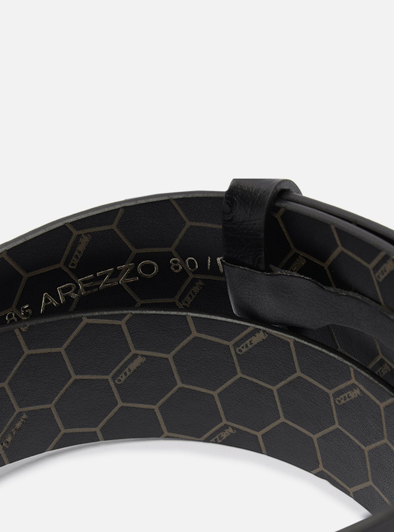 Foto 5 de Cinto Preto Fivela Hexagonal Dourada Avestruz