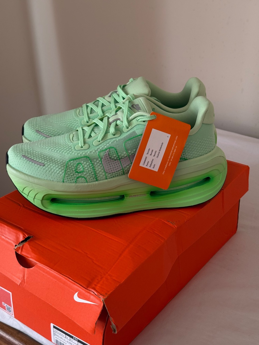 Nike Vomero Premium Cucumber Calm Green Spark — 40, Novo