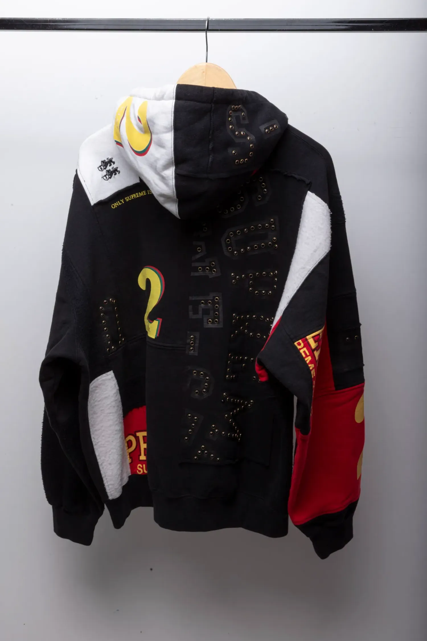 Foto 2 de Moletom Supreme Patchwork Zip Up Hooded Black — XG, Novo