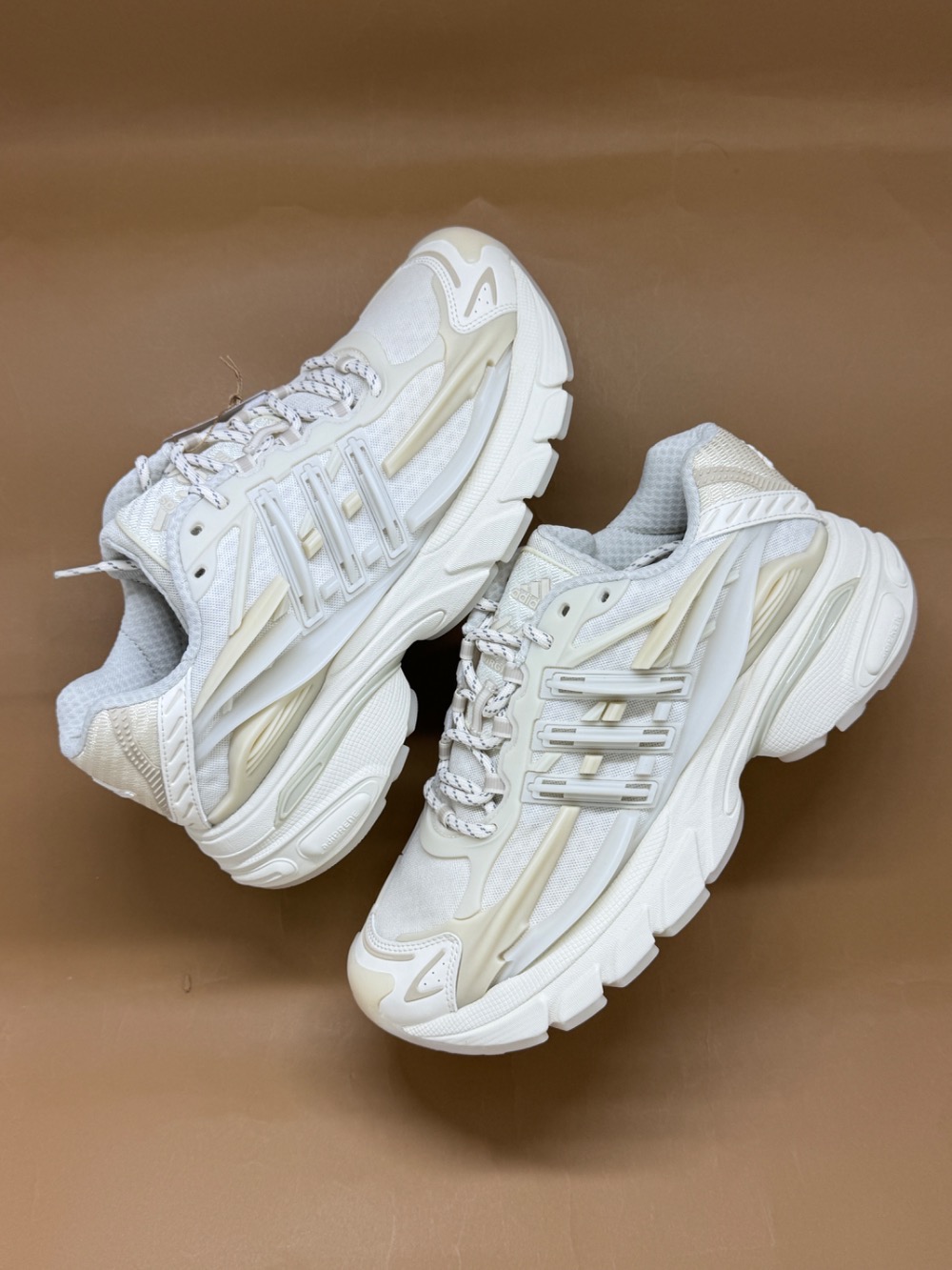 Pharrell Williams x adidas Adistar Jellyfish Chalk White — 39, Novo
