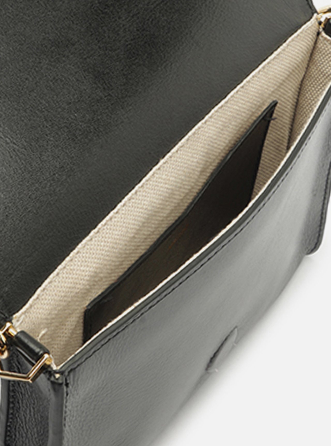 Foto 4 de Bolsa Shoulder Preta Couro Pequena Tiras Fivela