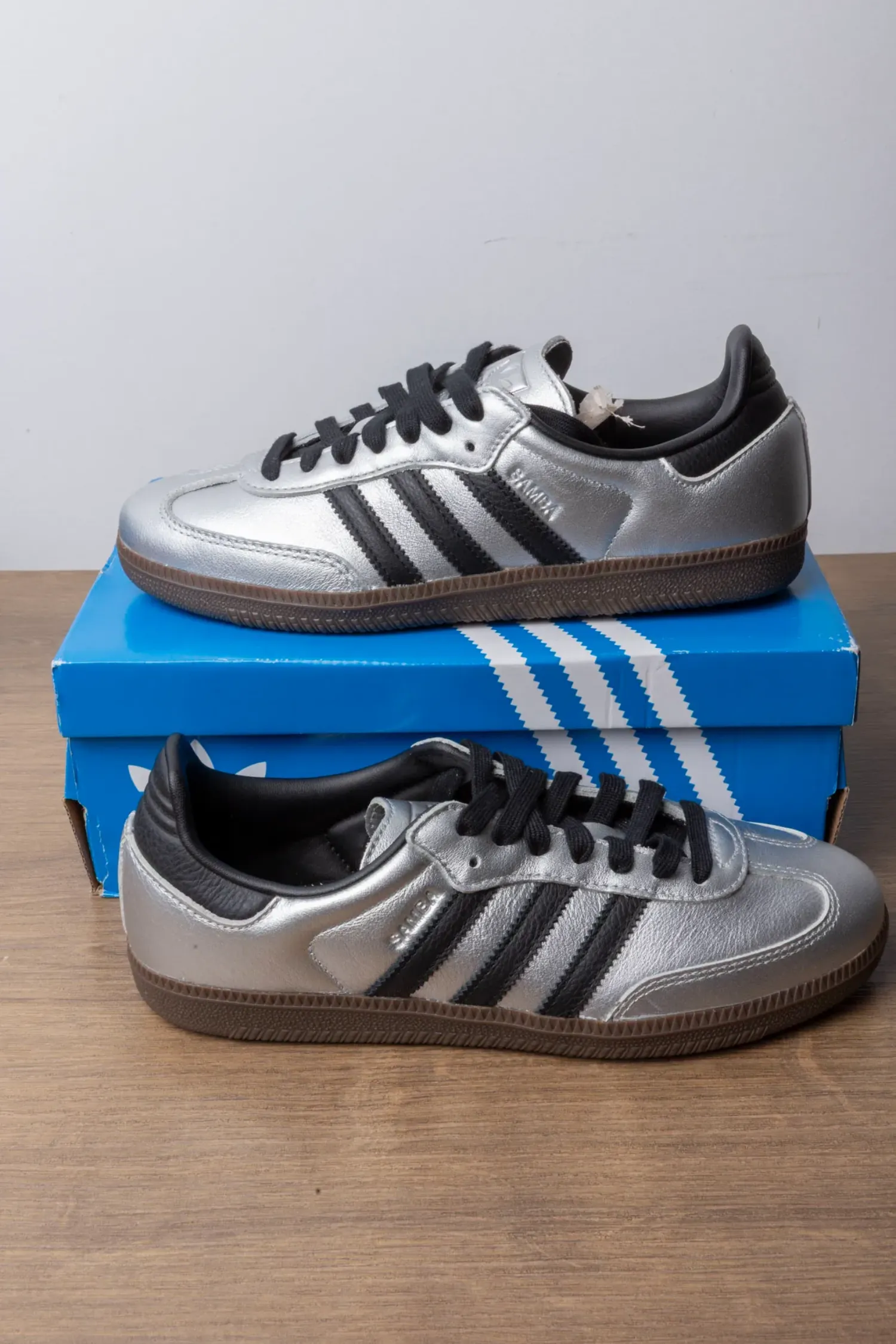Foto 4 de adidas Samba OG Silver Metallic — 33, Novo