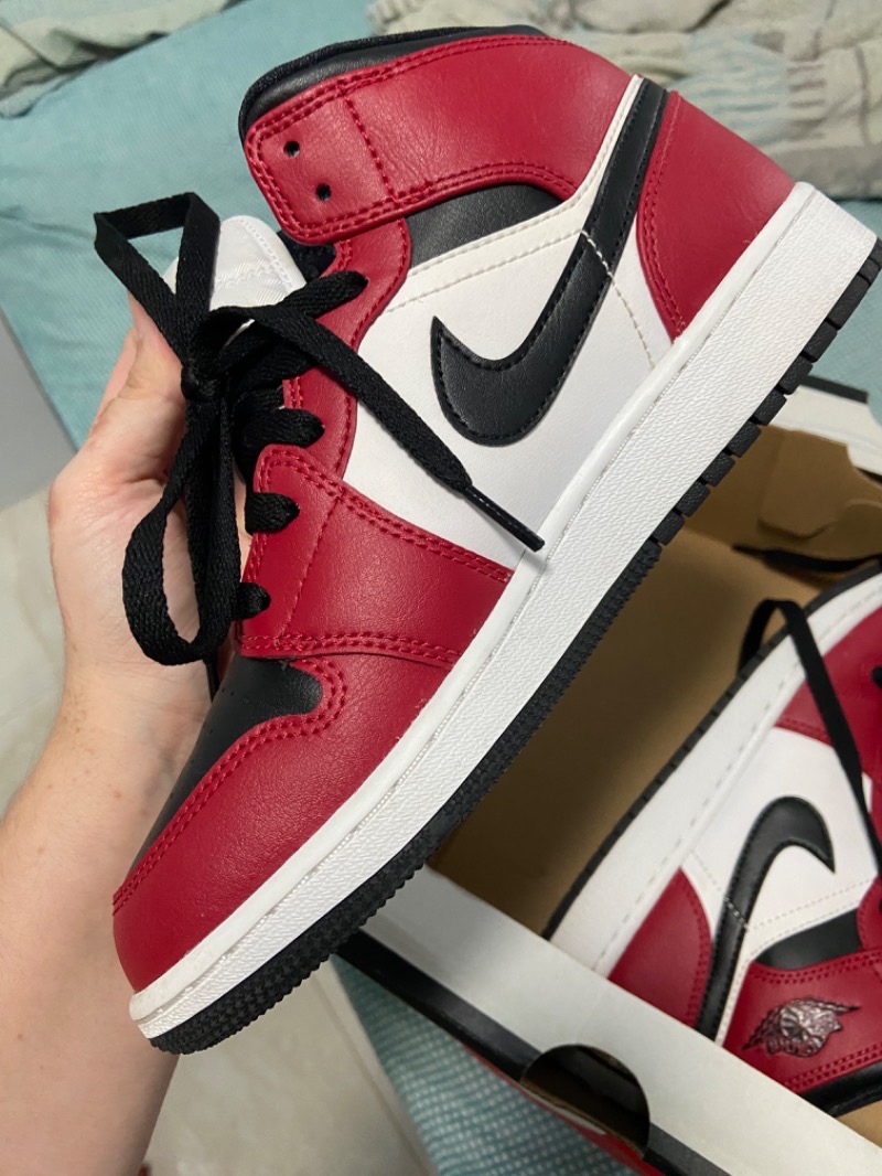 Foto 3 de Air Jordan 1 Mid GS Chicago Black Toe — 35, Usado