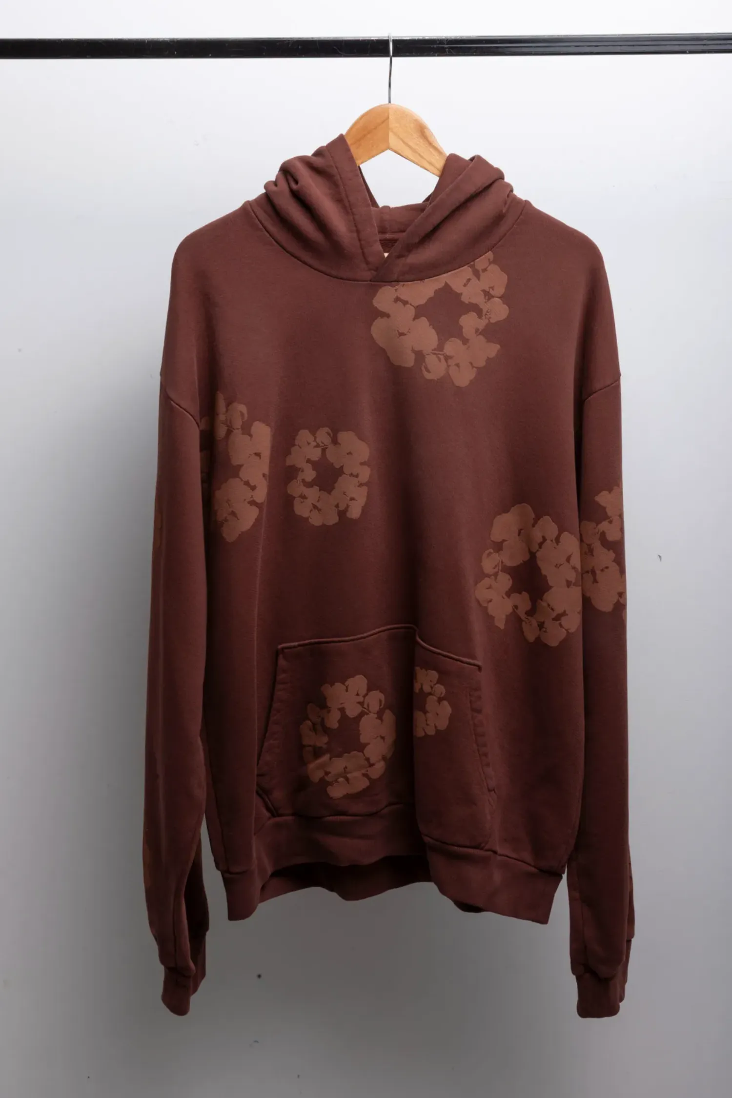 Moletom Denim Tears Mono Cotton Wreath Brown — G / XG, Novo