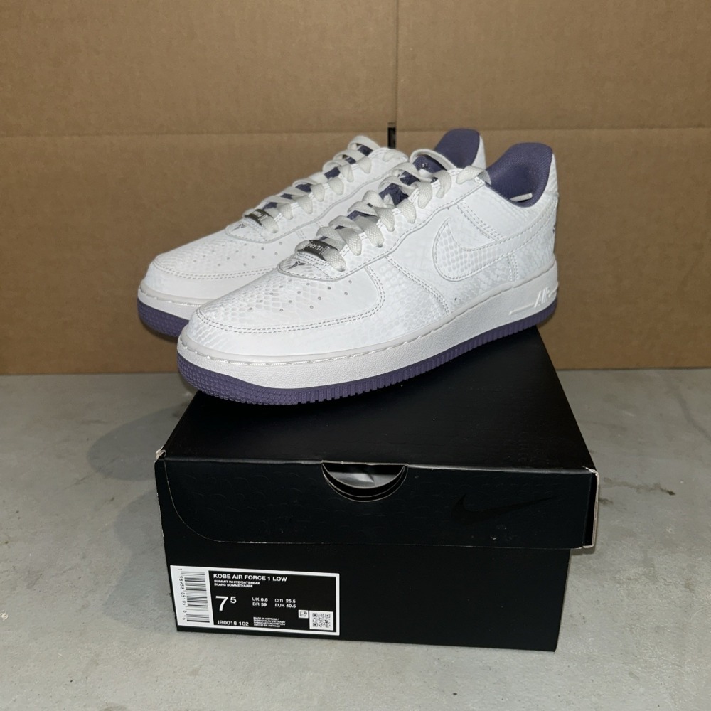 Kobe Bryant x Nike Air Force 1 Low Forever Summit White Daybreak — 38 / 39 / 39.5 / 40 / 40.5 / 41 / 42 / 42.5 / 43 / 43.5 / 44, Novo
