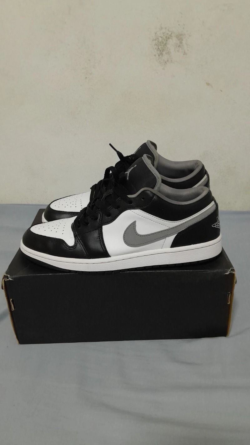 Foto 3 de Air Jordan 1 Low Black Medium Grey — 42, Usado