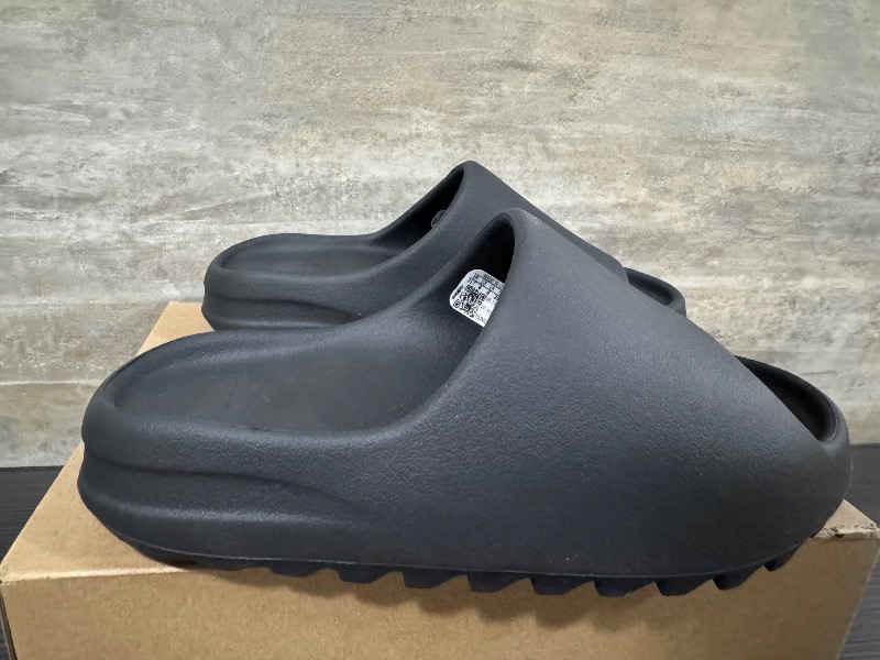 Foto 2 de Yeezy Slide Onyx — 36 / 36/7, Novo