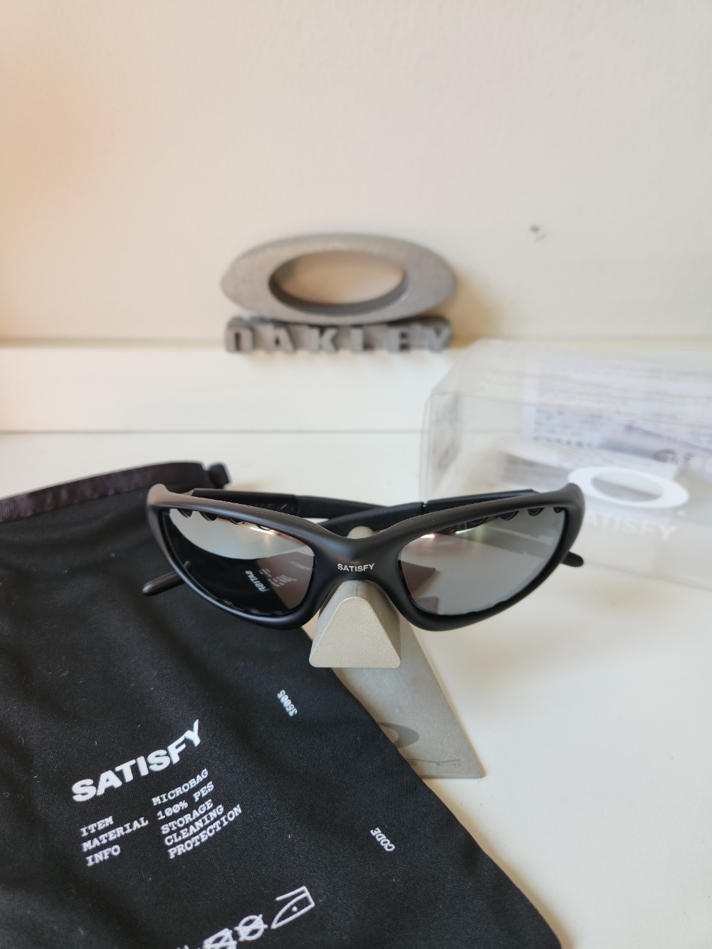 Satisfy x Oakley Óculos Straight Jacket 99 Grey — Único, Novo