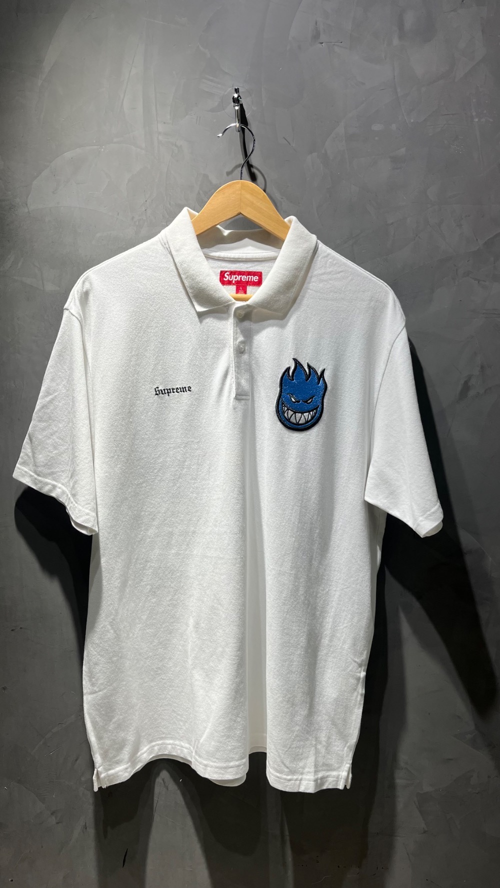 Spitfire x Supreme Camiseta Polo White SS26-W17 — G, Novo
