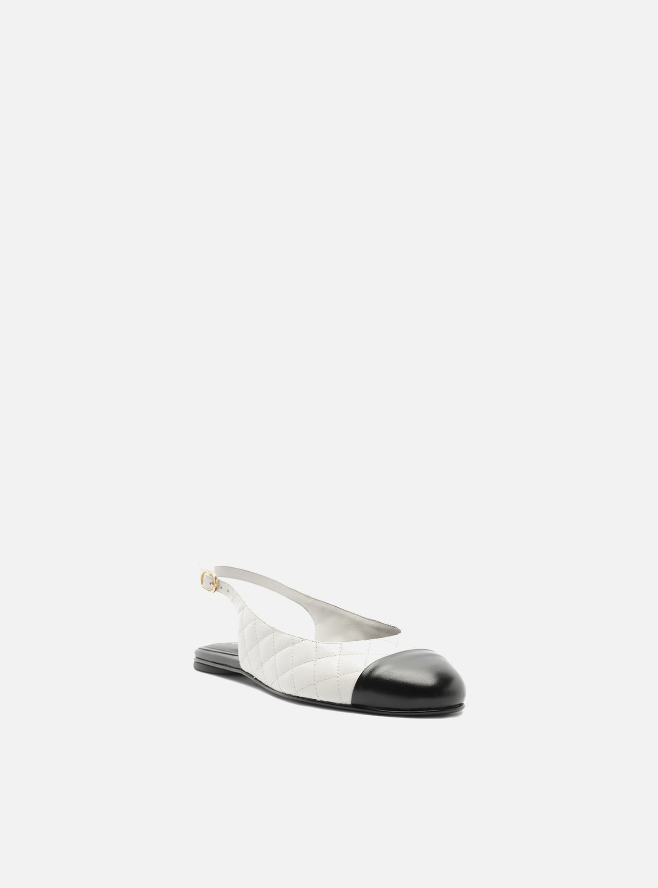 Foto 2 de Sapatilha Branca Couro Bico Redondo Matelassê Slingback