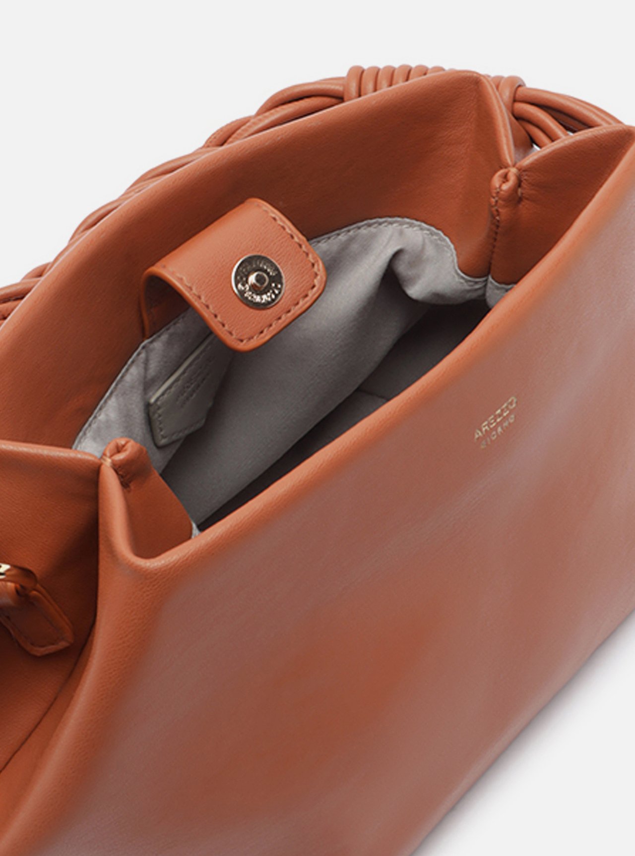 Foto 4 de Bolsa Tiracolo Marrom Média Alça Trançada