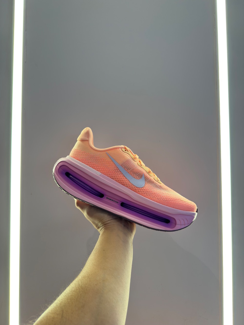 Nike Vomero Premium Tangerine Tint Feminino — 40, Novo