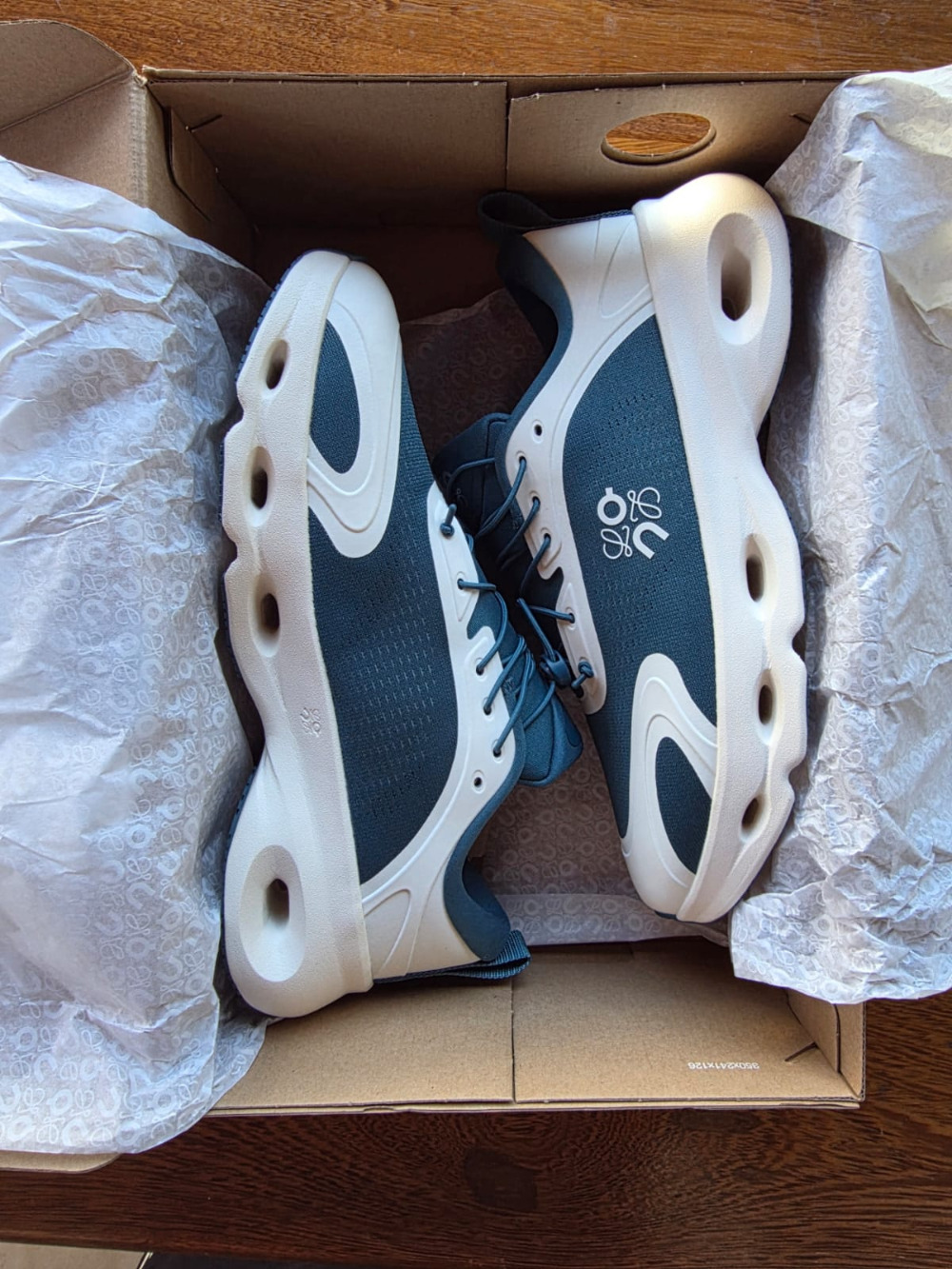 LOEWE x On Running Cloudsolo Black Eggshell — 41, Novo
