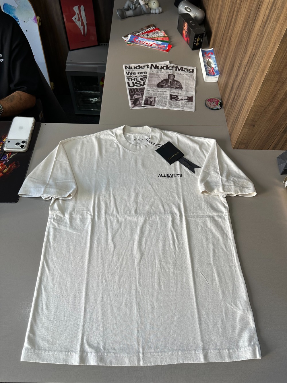 Camiseta AllSaints Hallis Oversized Graphic Dusk White — M, Novo