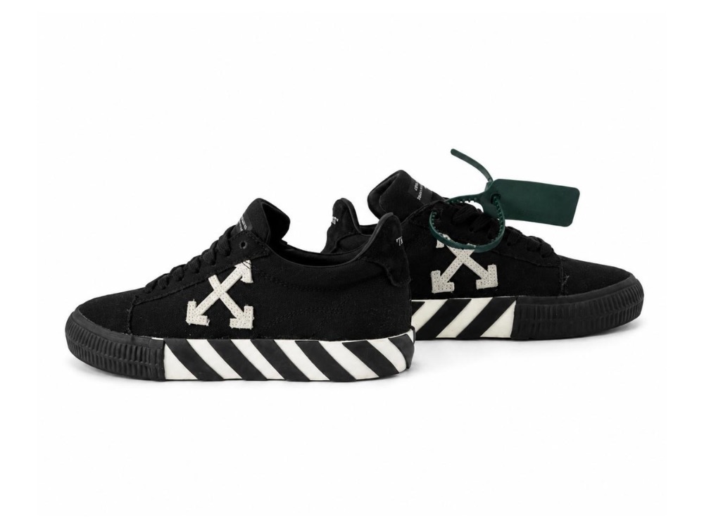 Off-White Vulcanized Low Black — 36, Usado