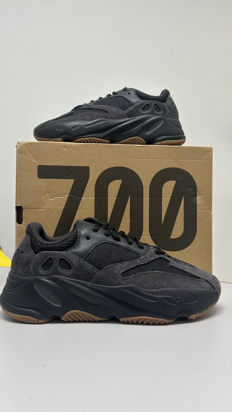Foto 3 de Yeezy 700 V1 Utility Black (2023) — 36, Novo