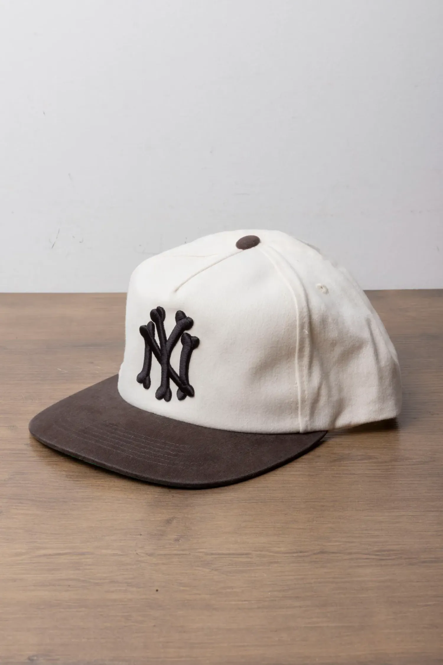 Boné oMA Studios NY Bones Cookies & Cream — Único, Novo