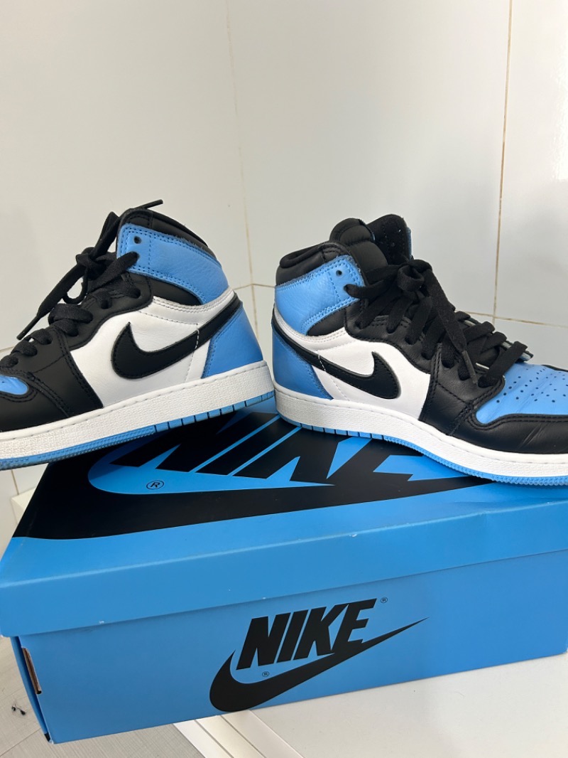 Foto 2 de Air Jordan 1 High OG GS UNC Toe — 37, Usado