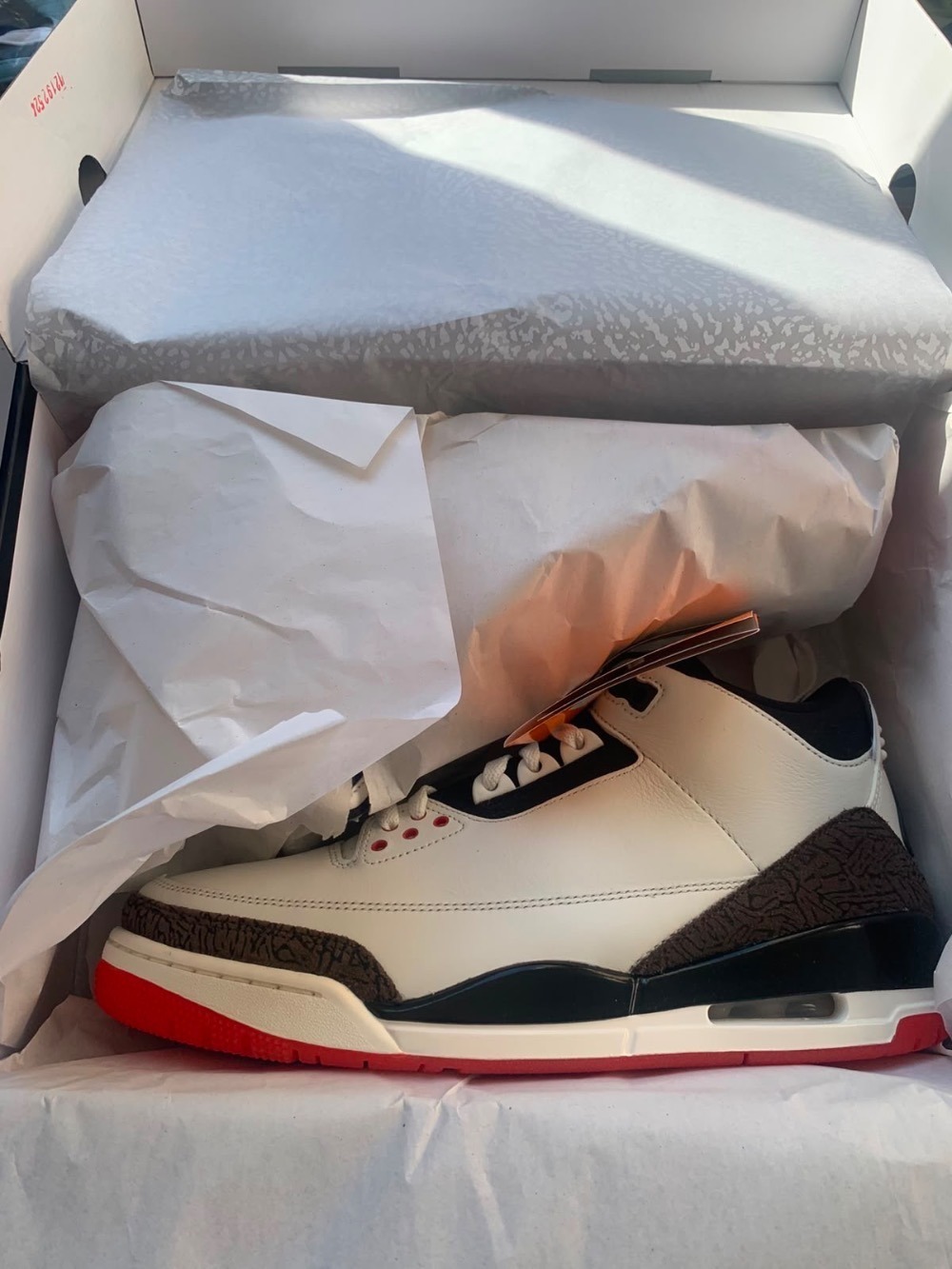 Air Jordan 3 Sail University Red — 42, Novo