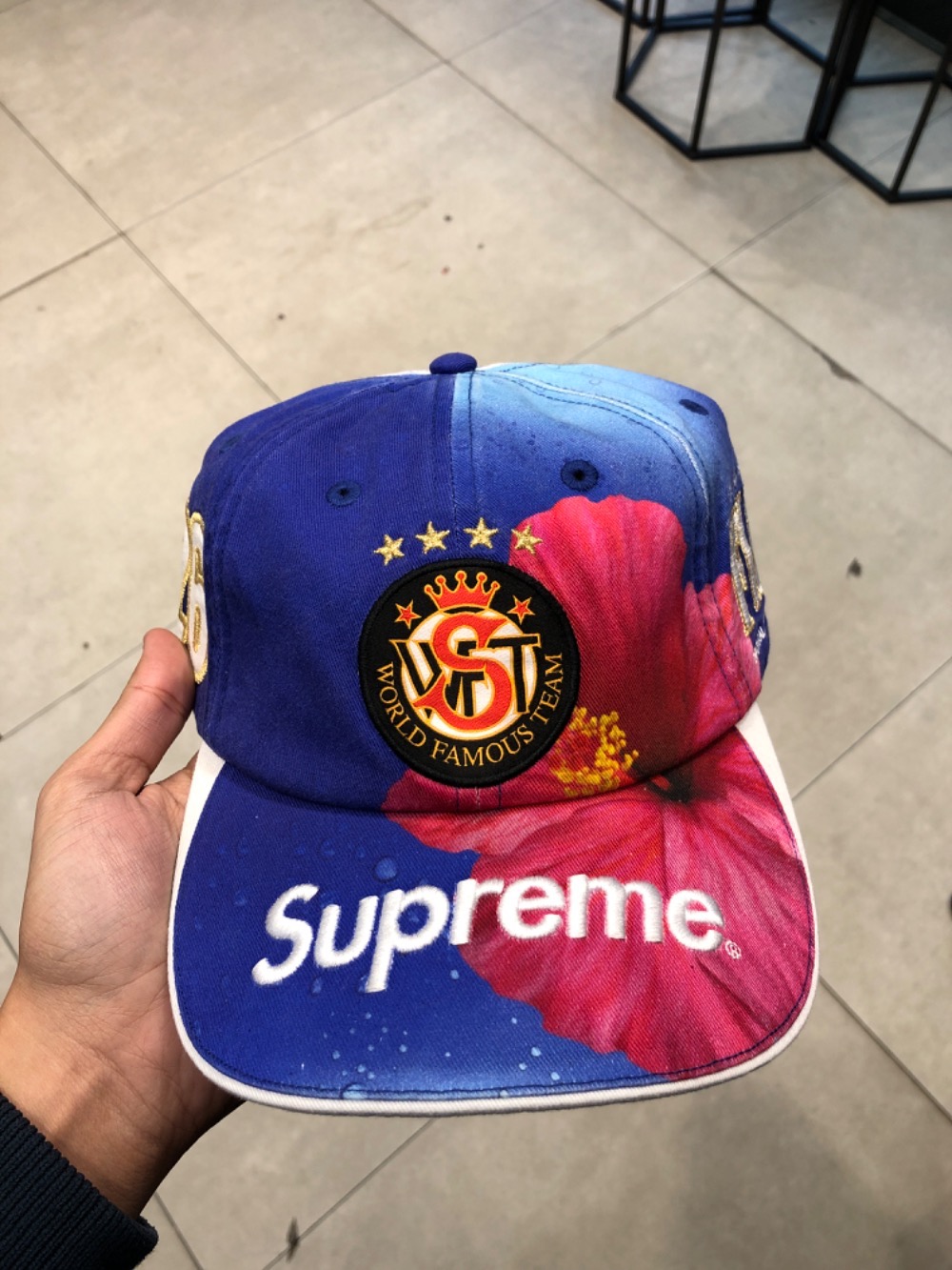Fiji x Supreme Boné 6-Panel Multicolor SS26-W18 — Único, Novo